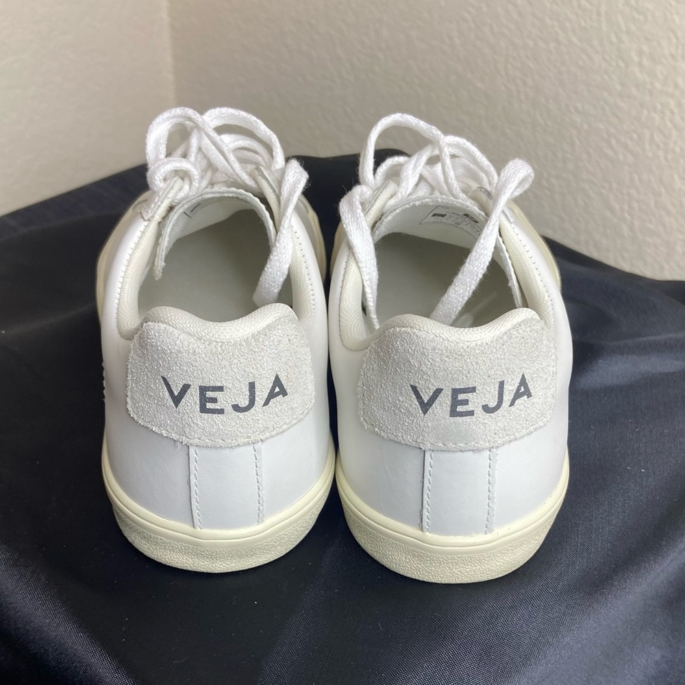VEJA-Woman’s Sz 6 - Picture 4 of 9